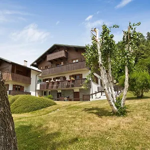 Holly Chalet